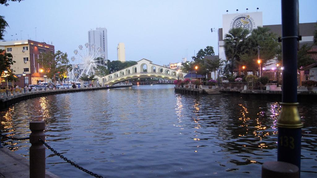 Relax & Chill At Malacca River מראה חיצוני תמונה